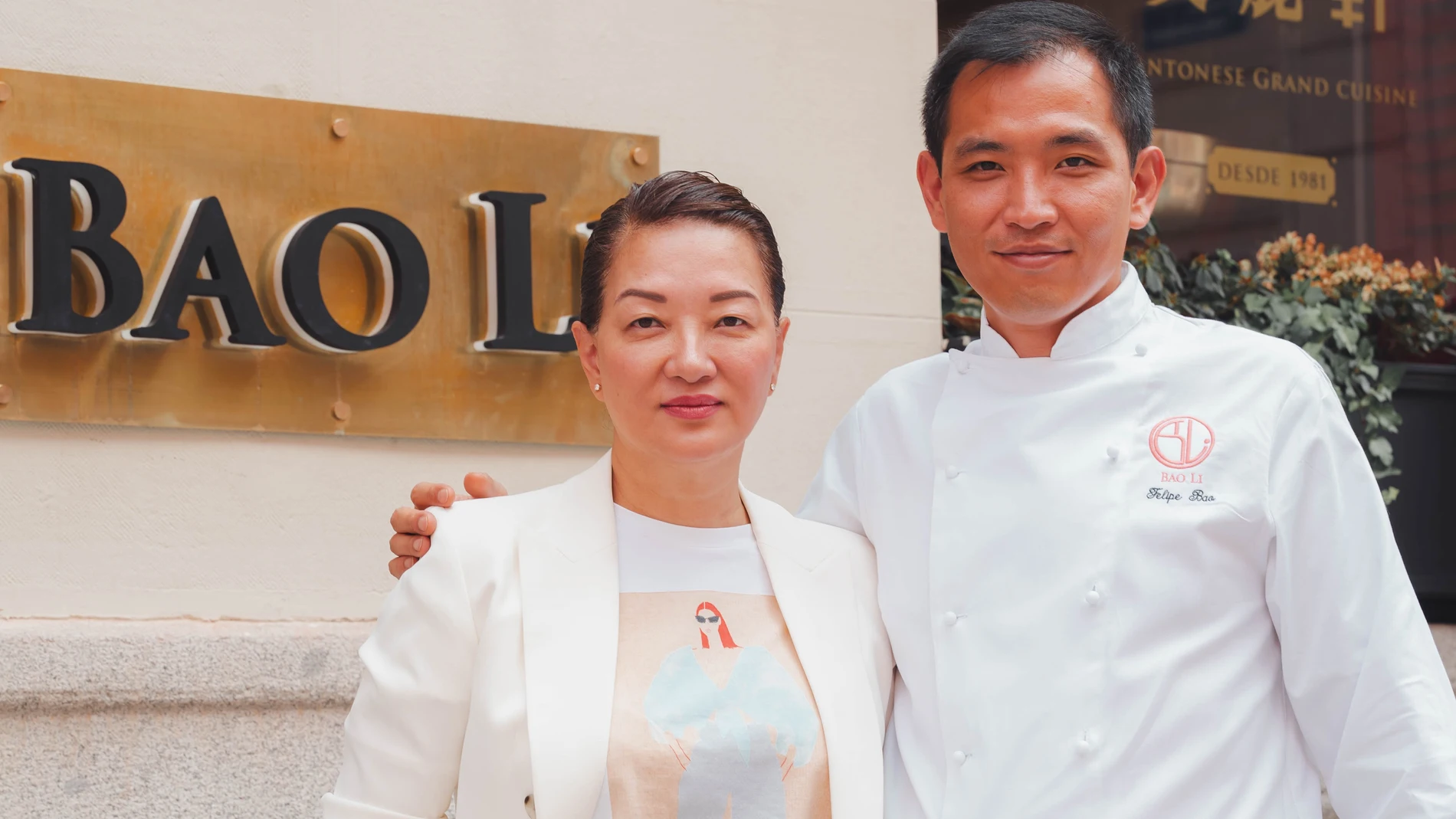 Mao Li y su hermano Felipe, de China Crown