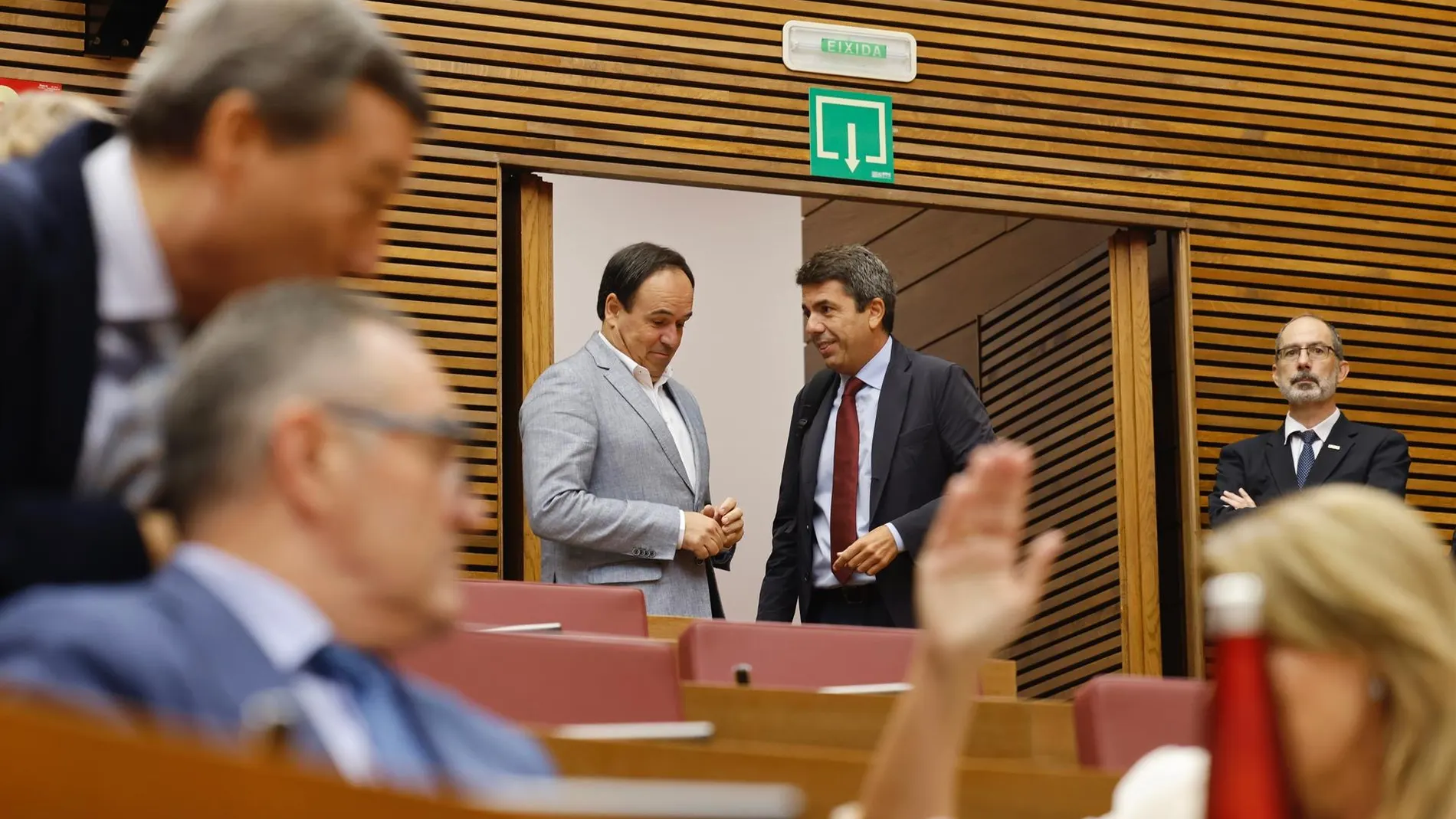 El PSPV cree que Pérez Llorca está "manchado" por ser el "número dos" de Mazón, y Compromís que también es "responsable"