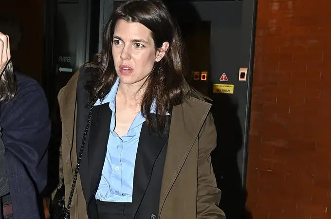 Carlota Casiraghi reaparece en Madrid con el look ejecutivo francés que querrás llevar este otoño Carlota Casiraghi reaparece en Madrid con el look ejecutivo francés que querrás llevar este otoño