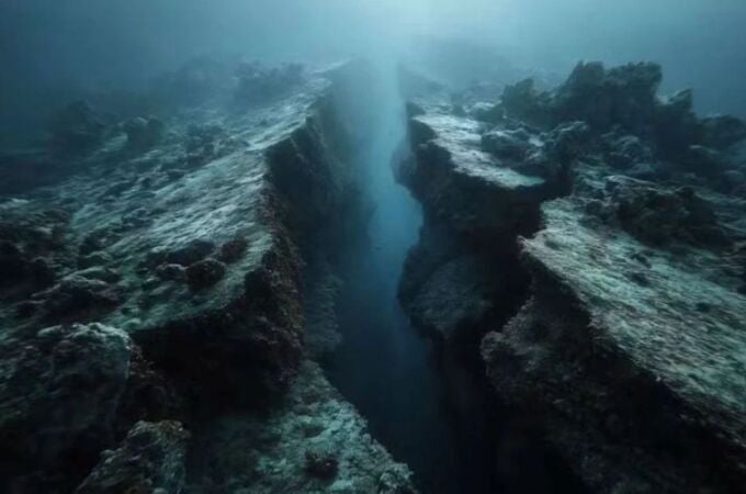 Científicos captan por primera vez la ruptura de una placa tectónica bajo el océano 
