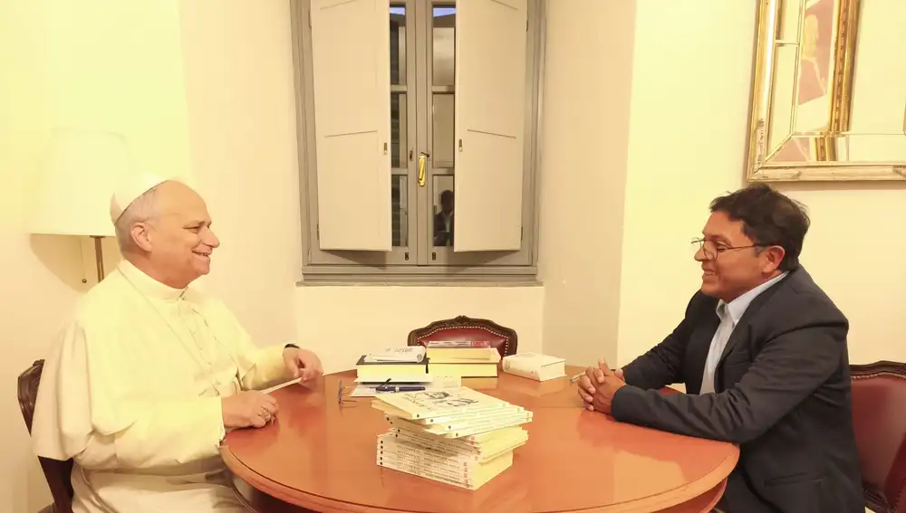 Armando Jesús Lovera conversa con el Papa León XIV