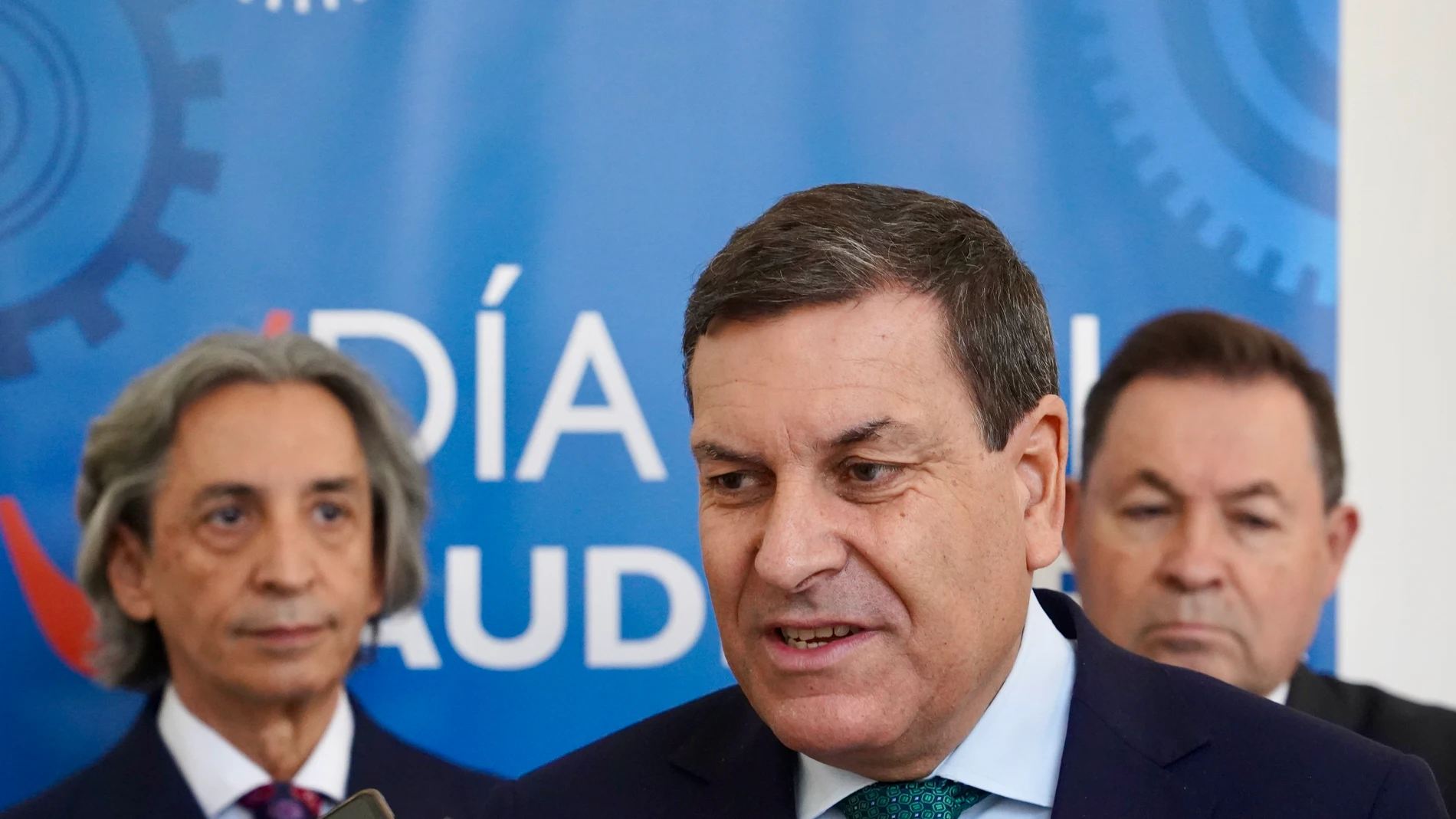 Carriedo atiende a los medios de comunicación