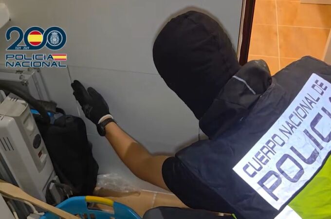 Desarticulada una organización criminal dedicada a la venta de armas de fuego y al tráfico de drogas Desarticulada una organización criminal dedicada a la venta de armas de fuego y al tráfico de drogas