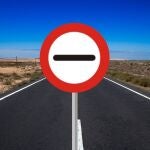 Esta es la señal que más confunden los conductores españoles: multas de 100 euros por no obedecerla