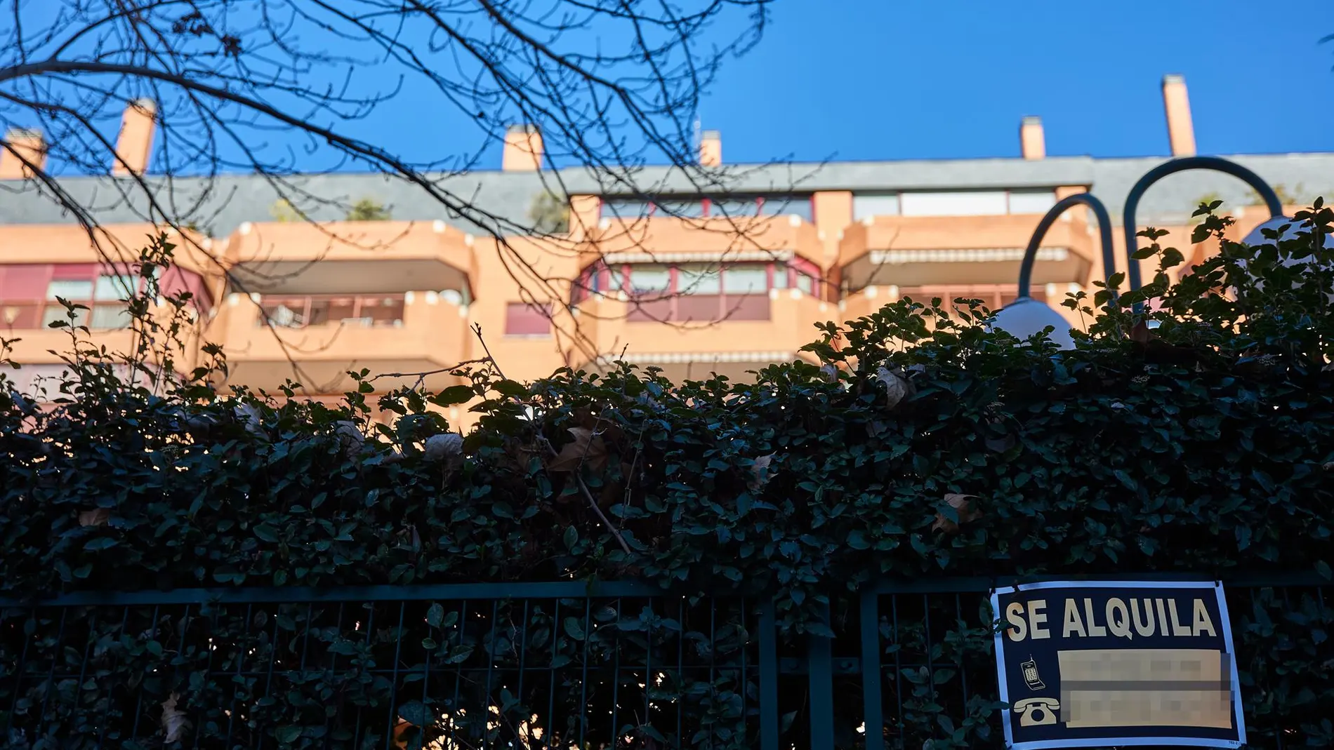 MADRID.-Un juez anula un contrato de intermediación en alquiler por cobrar un servicio igual a la renta y la fianza