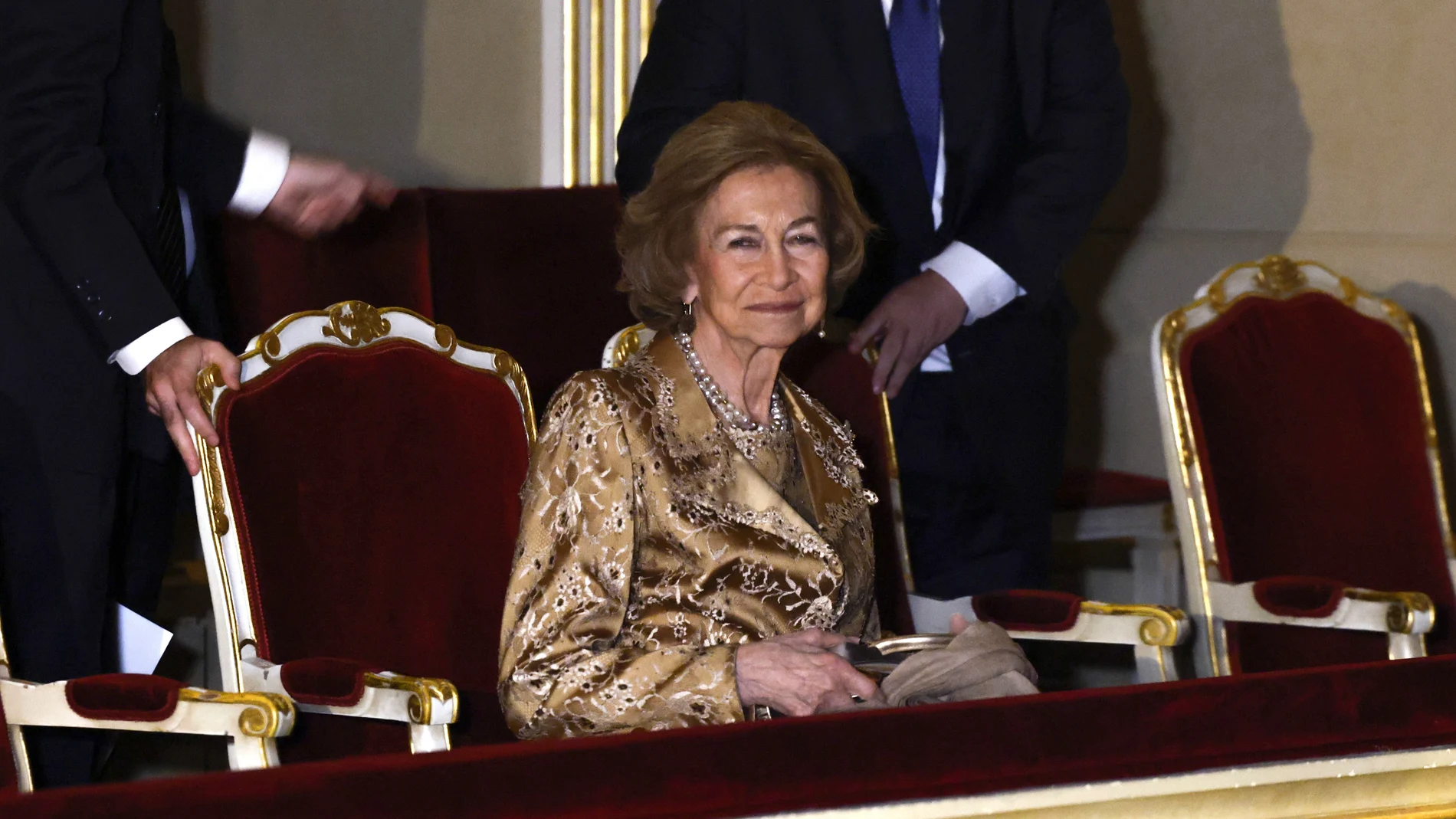 La reina Sofía preside este lunes en el Teatro Real, en Madrid, la gala de la 40ª edición de los Premios BMW de Pintura, plataforma de lanzamiento para miles de artistas que impulsa nuevas generaciones de talento y contribuye a fortalecer el vínculo entre empresa, cultura y sociedad.