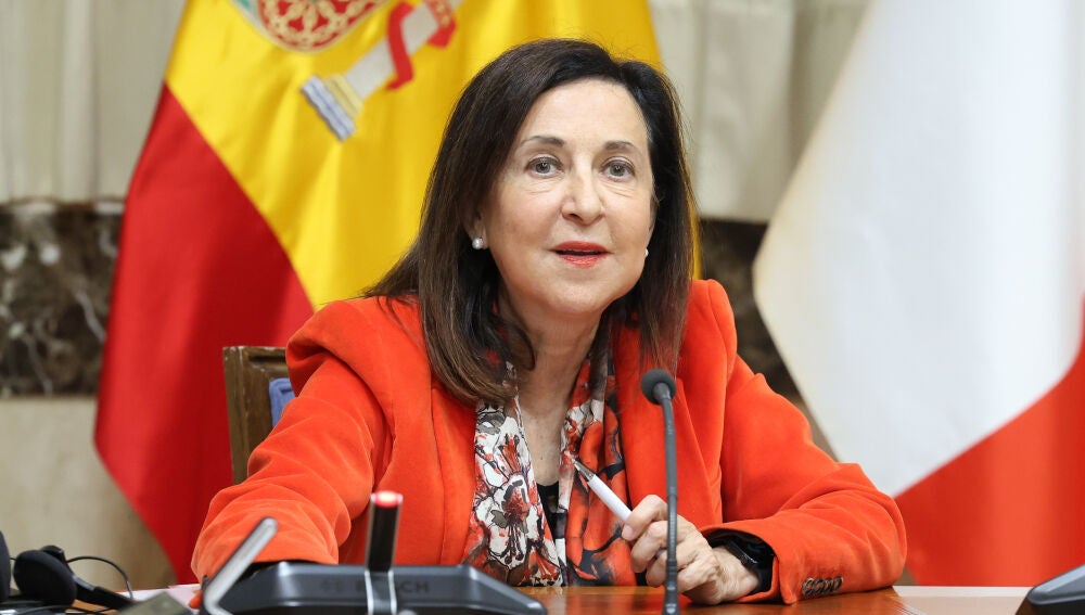 Margarita Robles se reúne con la ministra de Fuerzas Armadas de Francia, Catherine Vautrin