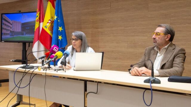 el consejero de Sanidad, Jesús Fernández Sanz, y la directora gerente del Hospital Nacional de Parapléjicos, Mónica Alcobendas el consejero de Sanidad, Jesús Fernández Sanz, y la directora gerente del Hospital Nacional de Parapléjicos, Mónica Alcobendas
