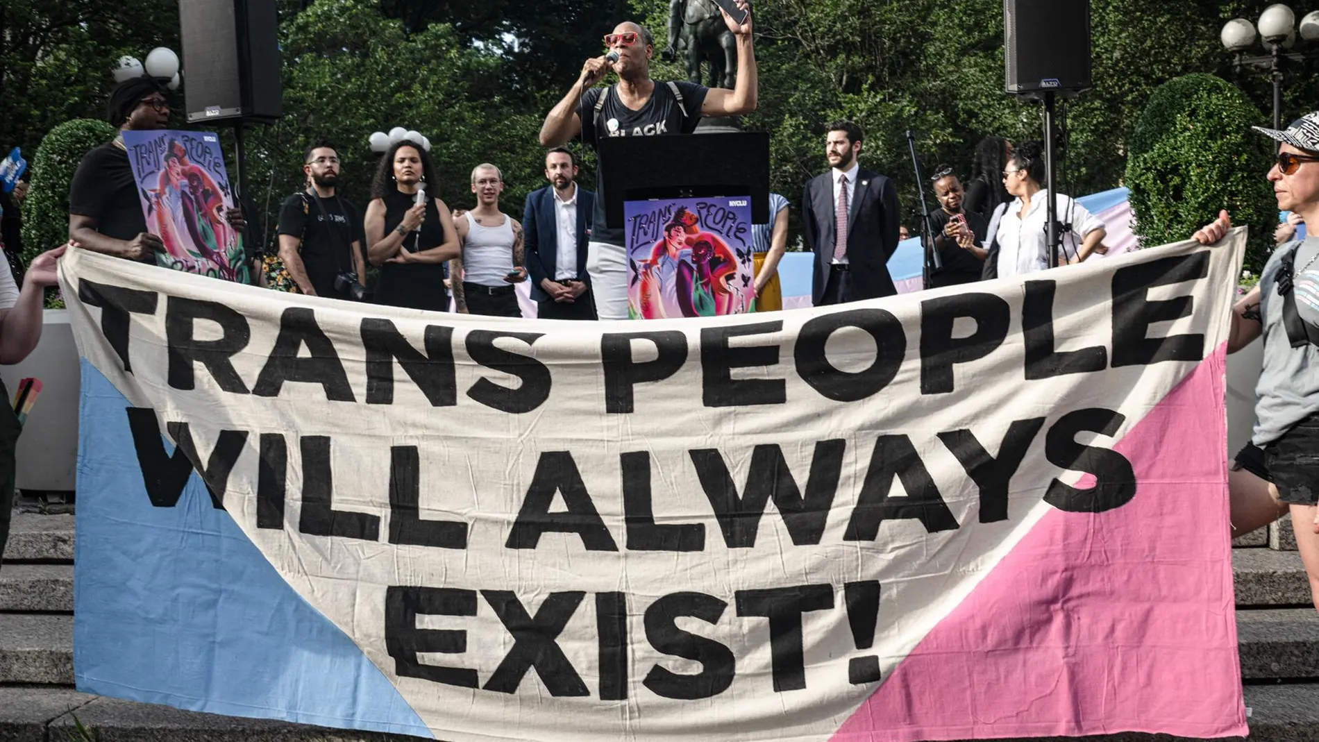 EEUU.- El Supremo de EEUU permite a Trump borrar la identidad de género de los pasaportes