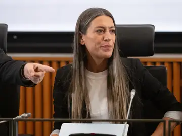 La portavoz de Junts en el Congreso, Miriam Nogueras, durante una rueda de prensa para valorar la legislatura, en el Congreso de los Diputados, a 6 de noviembre de 2025, en Madrid (España La portavoz de Junts en el Congreso, Miriam Nogueras, durante una rueda de prensa para valorar la legislatura, en el Congreso de los Diputados, a 6 de noviembre de 2025, en Madrid (España