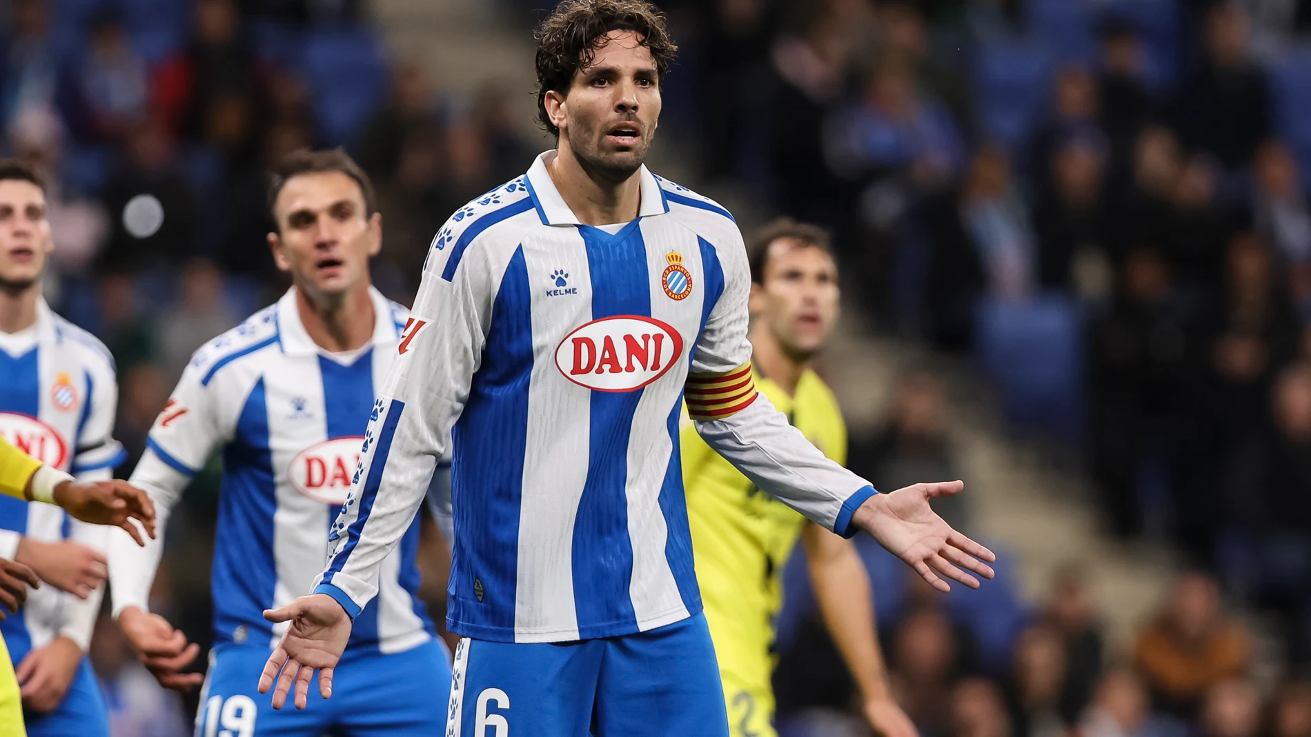 Leandro Cabrera of RCD Espanyol gestures during the Spanish league, La Liga EA Sports, football match played between RCD Espanyol and Villarreal CF at RCDE Stadium on November 08, 2025 in Cornella, Barcelona, Spain. AFP7 08/11/2025 ONLY FOR USE IN SPAIN