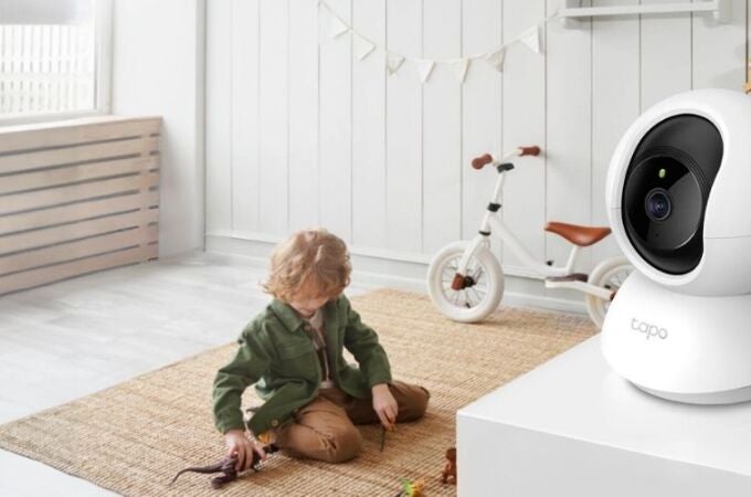Duerme tranquilo: esta cámara Tapo vigila tu casa de noche y de día, con visión nocturna y control desde el móvil