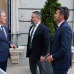 V&Iacute;DEO: Moncloa cuenta con un acuerdo "r&aacute;pido" entre Feij&oacute;o y Abascal para sustituir a Maz&oacute;n evitando elecciones