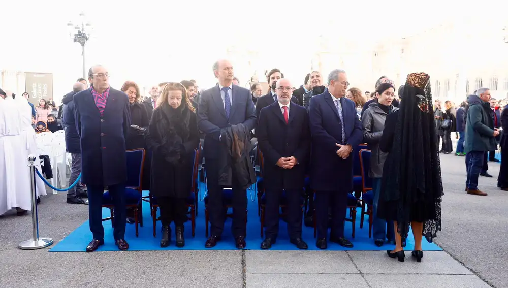Representación institucional y política en el acto