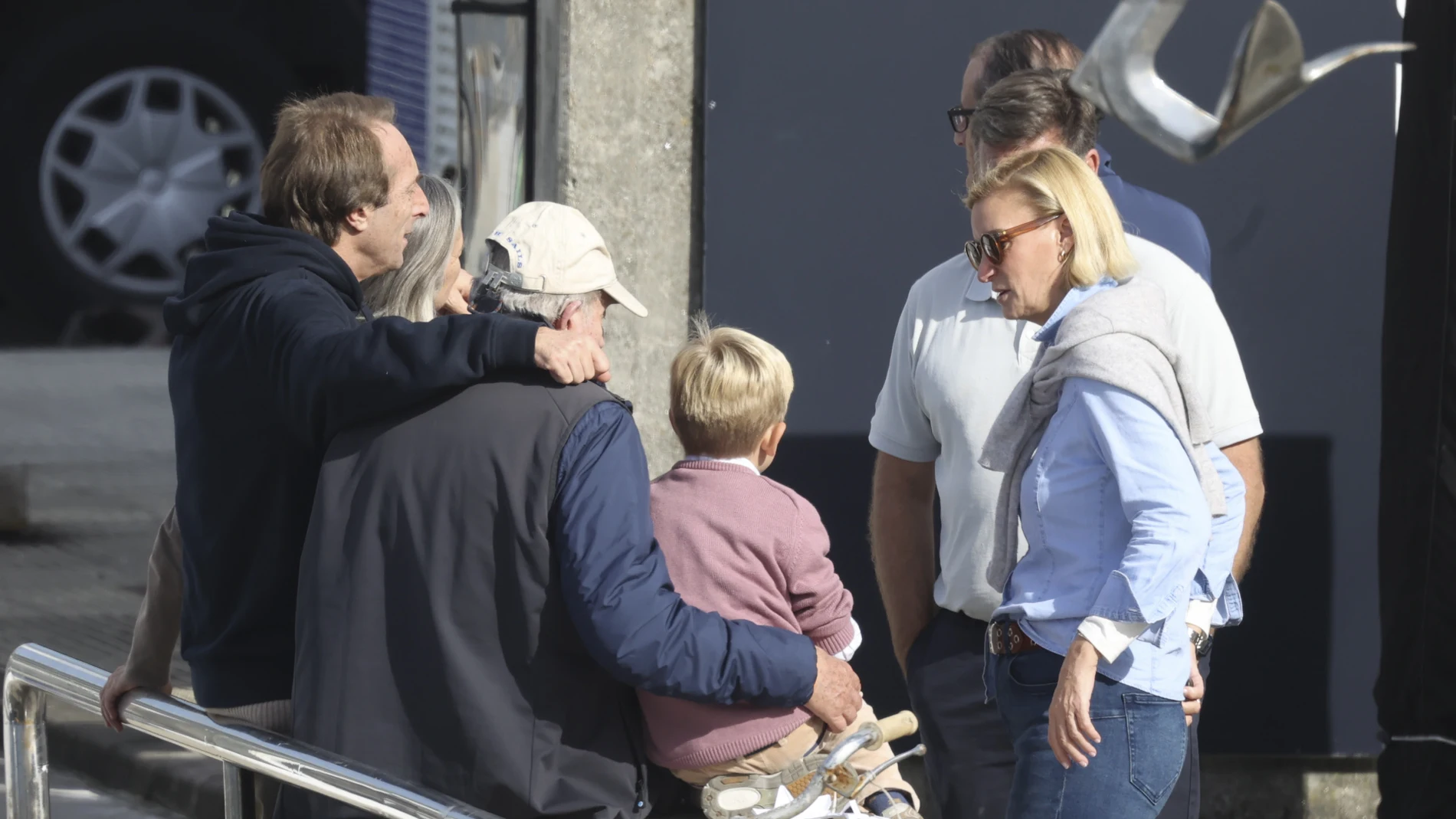 El Rey Juan Carlos, junto a María Zurita y su hijo Carlos