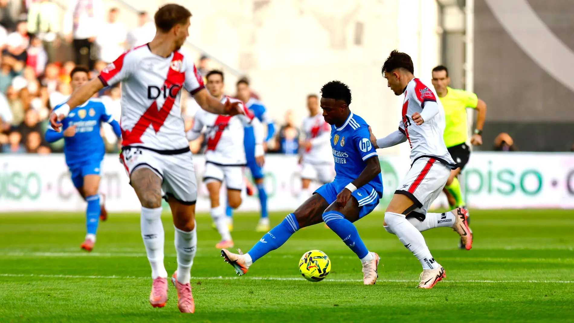 Vinicius Junior en el Estadio de Vallecas