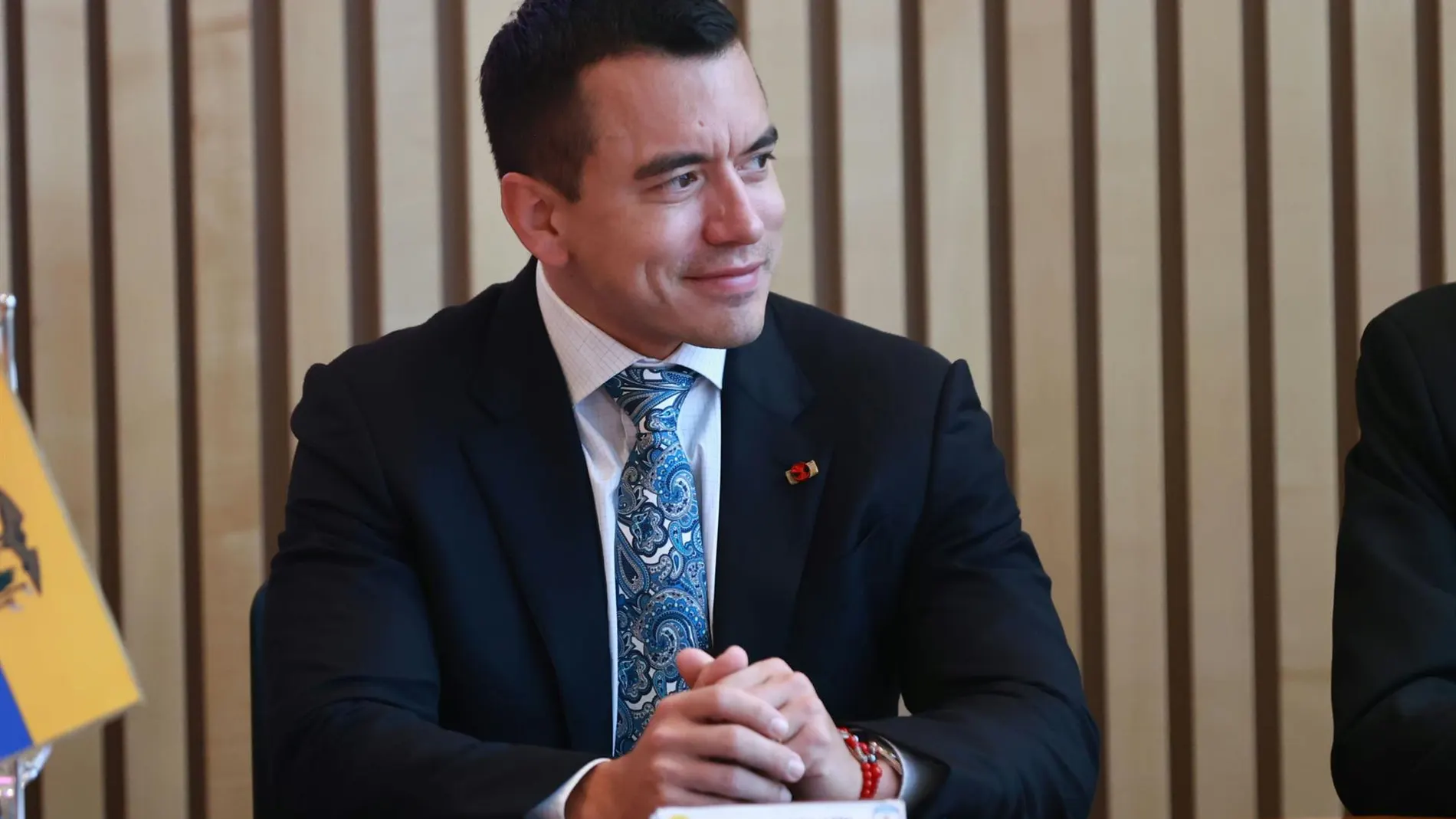 Ecuador.- Noboa matiza sus palabras y aclara que la Constitución de Ecuador no se escribirá con IA