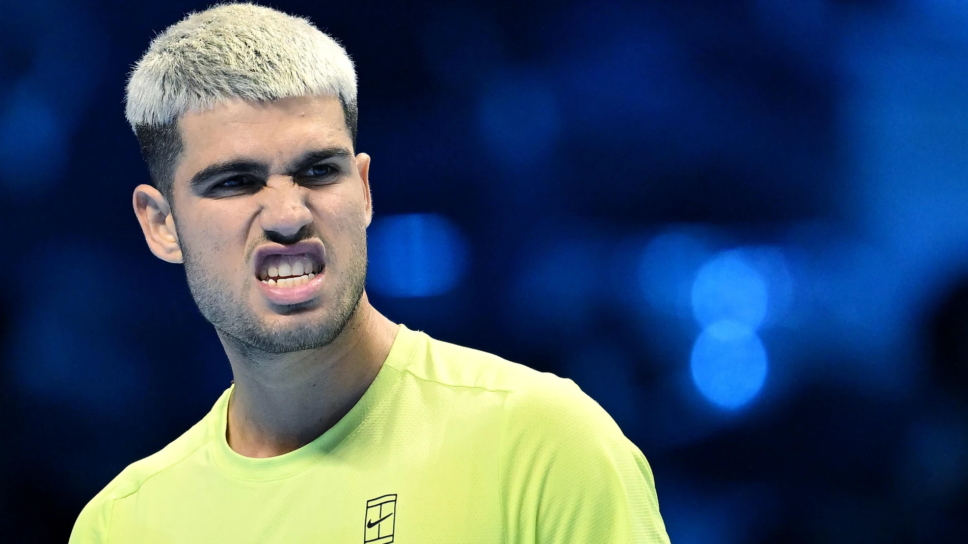 TURIN (Italy), 09/11/2025.- Carlos Alcaraz of Spain gestures after winning the Singles Round Robin match against Alex De Minaur of Australia at the ATP Finals in Turin, Italy, 09 November 2025. (Tenis, Italia, España) EFE/EPA/Alessandro Di Marco