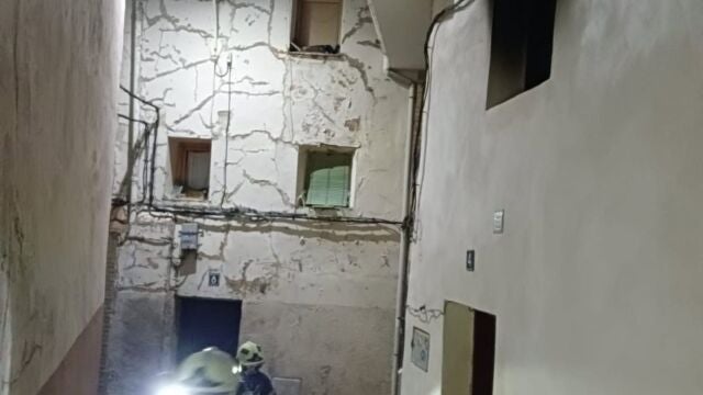 Sucesos.- Tres personas trasladadas, dos de ellas menores, tras incendiarse una vivienda en Sesma Sucesos.- Tres personas trasladadas, dos de ellas menores, tras incendiarse una vivienda en Sesma