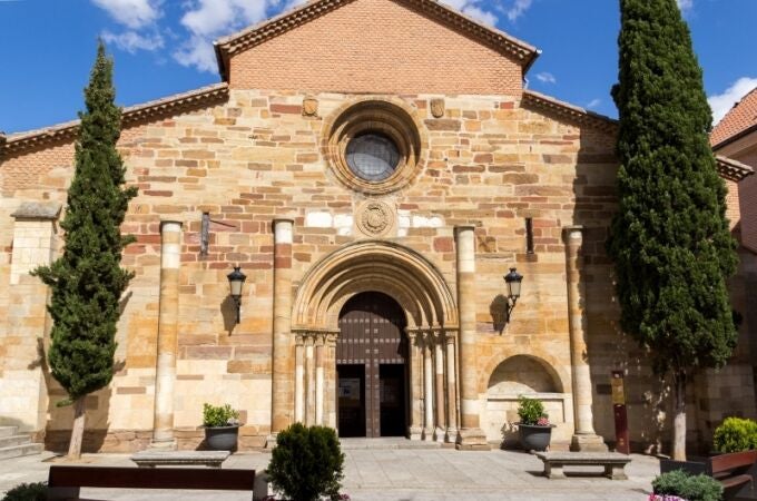 Iglesia de San Juan del Mercado de Benavente (Zamora) donde ya se cobra por entrar a verla
