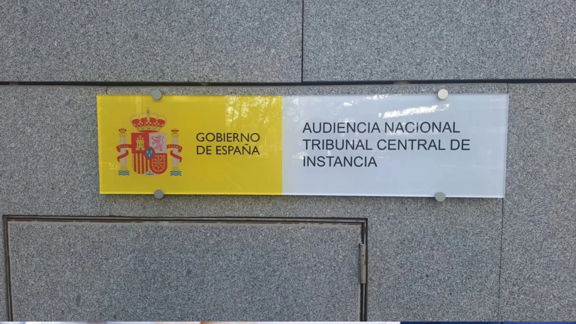 Cartel colocado en la Audiencia Nacional