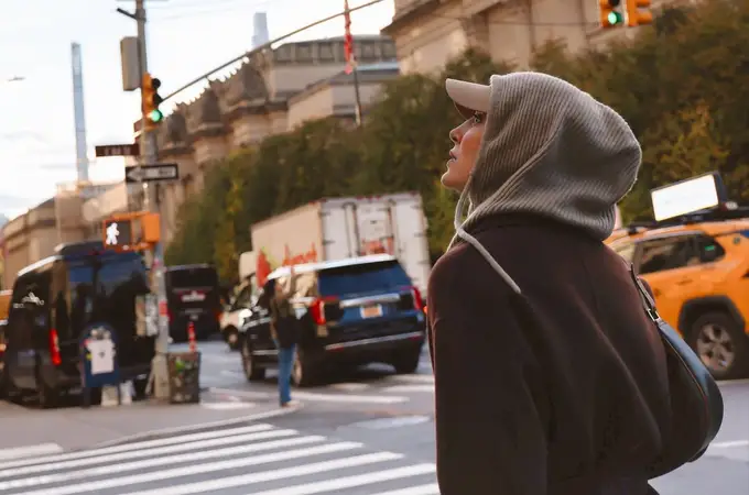 Tamara Falcó recupera la gorra (y la balaclava) para el frío de invierno y nos enseña cómo llevarlas con estilo Tamara Falcó recupera la gorra (y la balaclava) para el frío de invierno y nos enseña cómo llevarlas con estilo