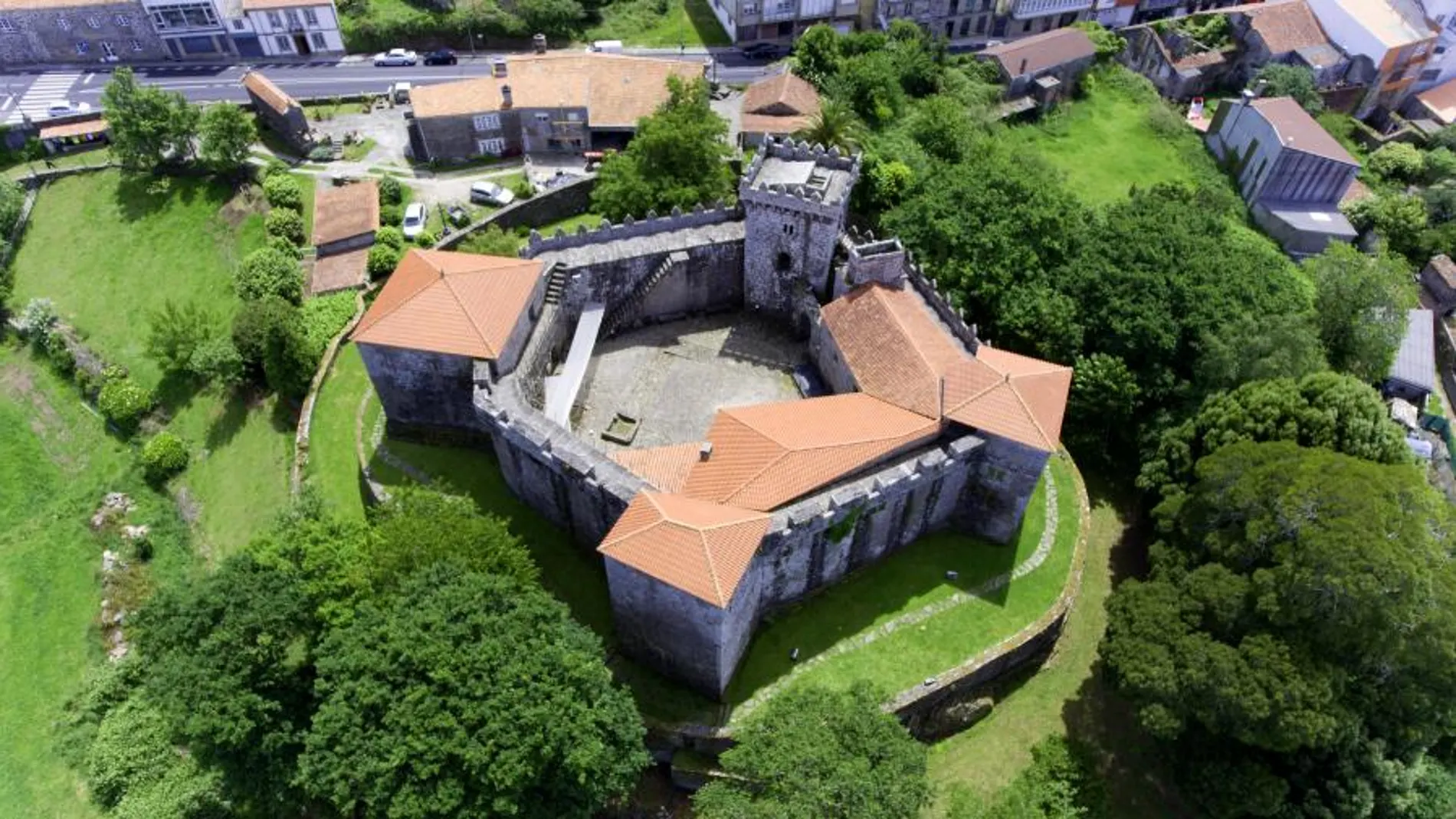 Imagen aérea de la fortaleza.
