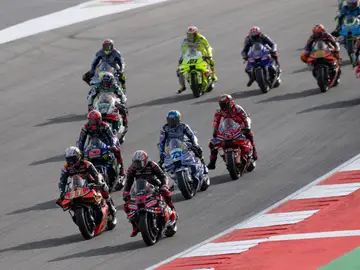 MOTO - MOTO GP - PORTUGAL GRAND PRIX 2025 Start Race BEZECCHI Marco (ita), Aprilia Racing Team Gresini, Aprilia RS-GP 2025, portrait 37 ACOSTA Pedro (spa), Red Bull KTM Factory Racing, KTM RC16, action 63 BAGNAIA Francesco (ita), Ducati Lenovo Team, Ducati Desmosedici GP25, action 73 MARQUEZ Alex (spa), Gresini Racing MotoGP, Ducati Desmosedici GP24, action during the 2025 MotoGP Qatar Airways Grand Prix of Portugal on Autódromo Internacional do Algarve from November 07 to 09, in Portimao, Portugal - Photo Studio Milagro / DPPI AFP7...