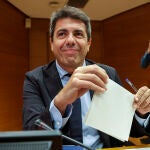 Mazón comparece en la comisión de investigación de Les Corts Valencianes sobre la dana
