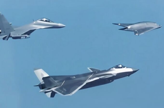 China muestra por primera vez una formación de aeronaves de combate colaborativas en vuelo (Vídeo).