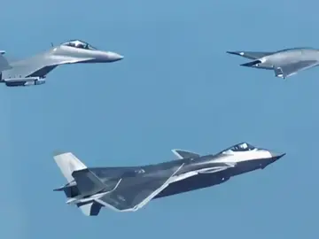China muestra por primera vez una formación de aeronaves de combate colaborativas en vuelo (Vídeo). China muestra por primera vez una formación de aeronaves de combate colaborativas en vuelo (Vídeo).