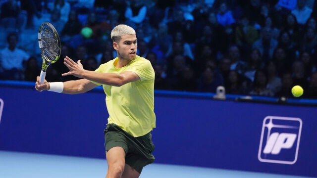 Alcaraz arma su derecha para golpear en el partido ante Fritz