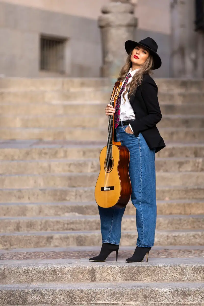 Mercedes Luján, guitarrista flamenca.