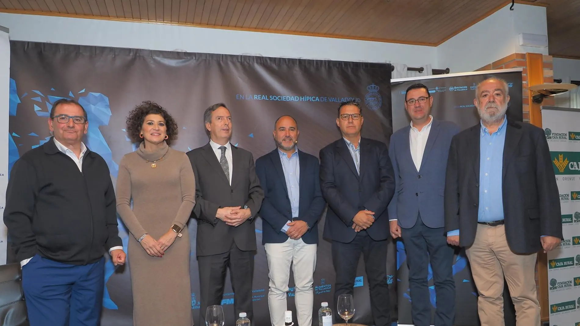 El seleccionado Chus Mateo, junto a Guillermo Velasco, Sánchez-Guijo, Maite Martínez, Gonzále Vega, Narciso Prieto y Óscar Castañeda