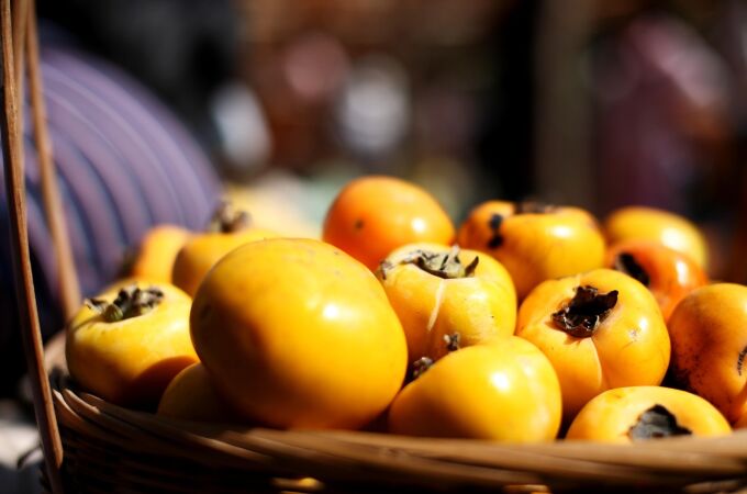 Beneficios de los caquis: por qué deberías comer esta fruta ahora que es su temporada