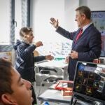 El presidente de Castilla-La Mancha, Emiliano García-Page, en la inauguración del nuevo edificio para el Colegio Público de Educación Especial ‘Cruz de Mayo’, en Hellín