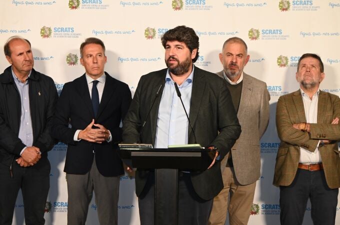 López Miras insta al Gobierno de España a pedir a Bruselas una moratoria hasta 2033 del cierre de los acuíferos López Miras insta al Gobierno de España a pedir a Bruselas una moratoria hasta 2033 del cierre de los acuíferos