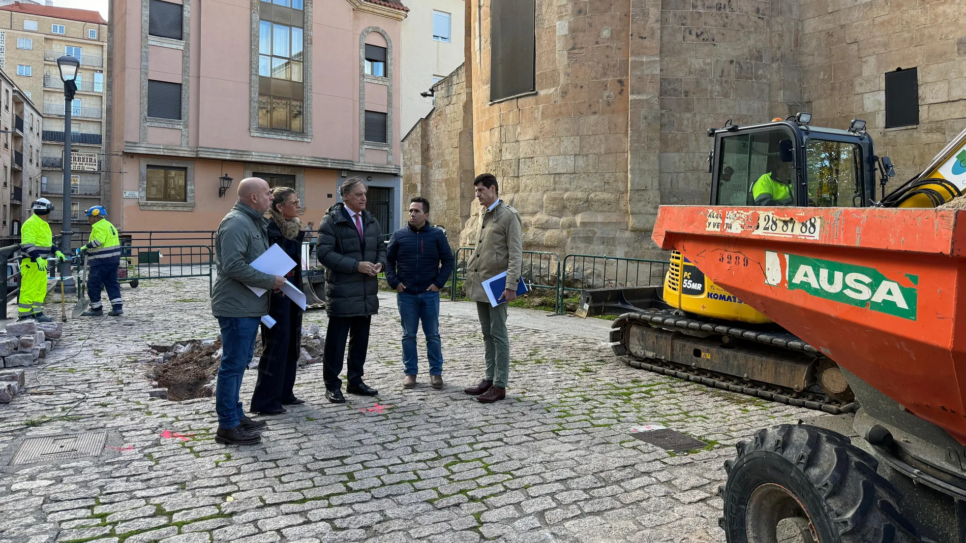 El alcalde de Salamanca, Carlos García Carbayo, visita las obras