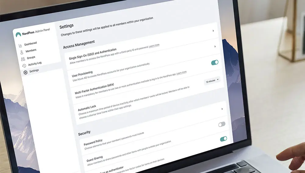 También nos permite activar el autenticador multifactor para añadir una capa extra de seguridad a nuestras contraseñas