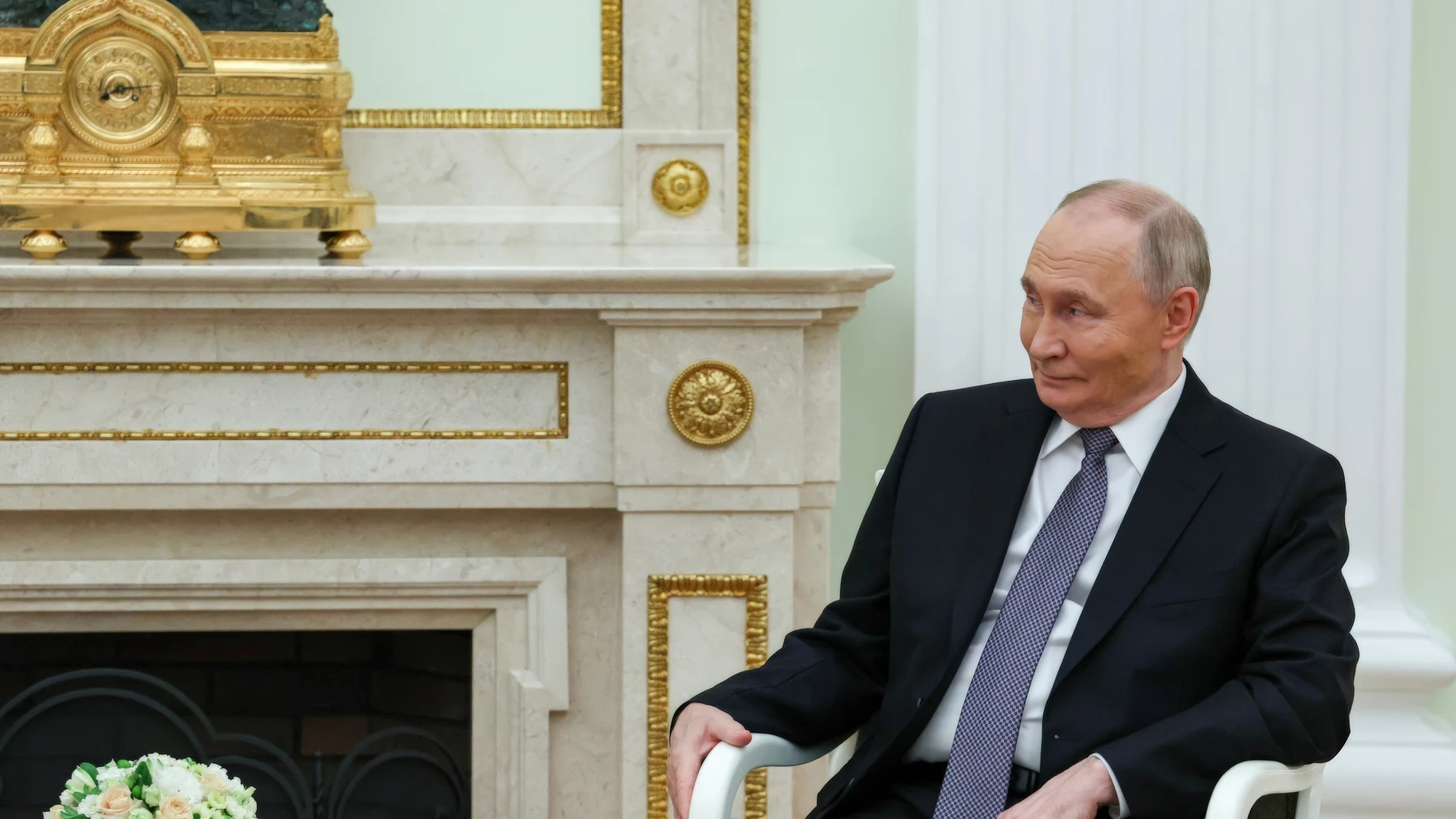 November 11, 2025, Moscow, Moscow Oblast, Russia: Russian President Vladimir Putin, looks toward Kazakhstan President Kassym-Jomart Tokayev, before a bilateral meeting at the Kremlin, November 11, 2025 in Moscow, Russia. Europa Press/Contacto/Vyacheslav Prokofyev/Kremlin 11/11/2025 ONLY FOR USE IN SPAIN