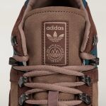 Parece una bota de monta&ntilde;a, pero son las zapatillas de Adidas m&aacute;s retro y cool del oto&ntilde;o: no querr&aacute;s quit&aacute;rtelas