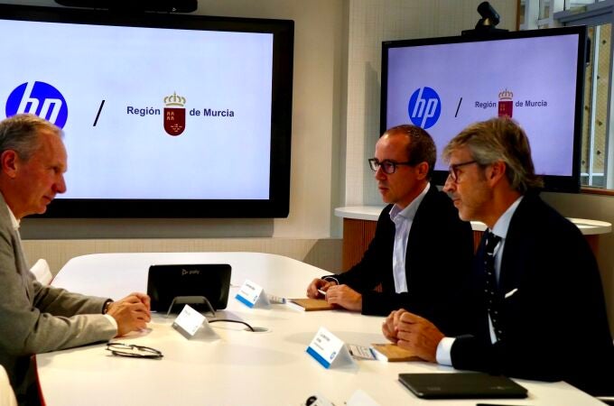 La Comunidad conoce el centro de innovación mundial de HP y se perfila como socio estratégico de la compañía La Comunidad conoce el centro de innovación mundial de HP y se perfila como socio estratégico de la compañía