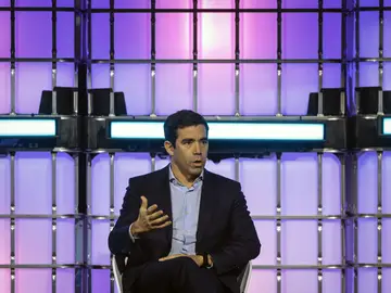Web Summit Lisbon 2025 Lisbon (Portugal), 12/11/2025.- Portuguese Minister of the Presidency Antonio Leitao Amaro attends the conference 'Trump, tariffs, and the new world order' at Web Summit Lisbon 2025, in Lisbon, Portugal, 12 November 2025. Web Summit 2025, considered the world’s largest technology conference, runs from 10 to 13 November. (Lisboa) EFE/EPA/ANTONIO PEDRO SANTOS