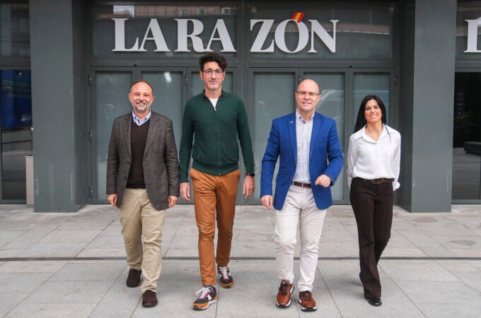 De izquierda a derecha, Alberto Ruano, David Arias, Miguel Ángel Leite y la doctora Gema García