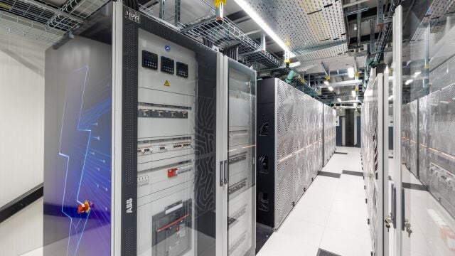 Algunas de las torres de Jupiter, el superordenador cuántico