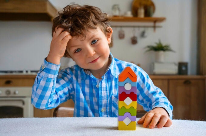 Niño con autismo y TDAH