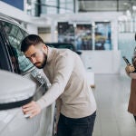 ¿Qué coche te puedes permitir en función de tu salario? Esto dicen los expertos