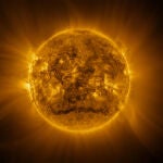 Vista de alta resolución del Sol, captada por la sonda Solar Orbiter. Una aurora boreal ha iluminado esta madrugada el cielo del Observatorio de Calar Alto, en Gérgal (Almería), tras el impacto de una fuerte tormenta geomagnética provocada por dos eyecciones de masa coronal emitidas por el Sol.