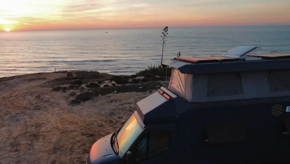 Exterior con techo extensible