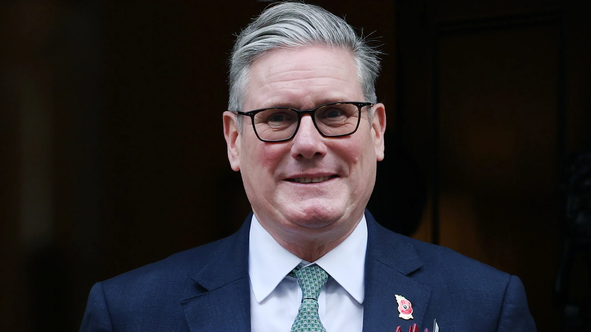 LONDON (United Kingdom), 12/11/2025.- British Prime Minister Sir Keir Starmer departs 10 Downing Street for Prime Minister's Questions at parliament in London, Britain, 12 November 2025. (Reino Unido, Londres) EFE/EPA/ANDY RAIN